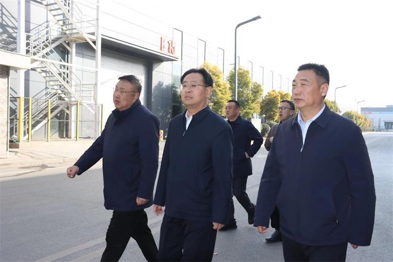 鞏義市委書記、市長郭程明蒞臨明泰鋁業(yè)慰問一線員工